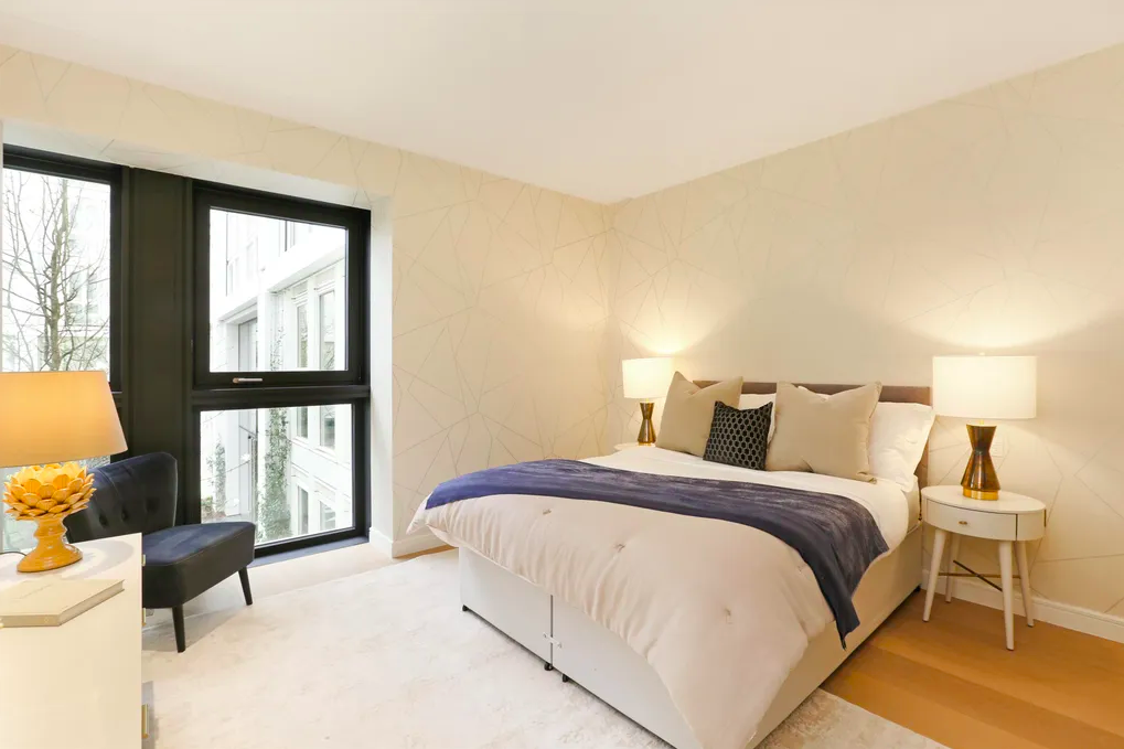 3 bedroom flat for sale 0