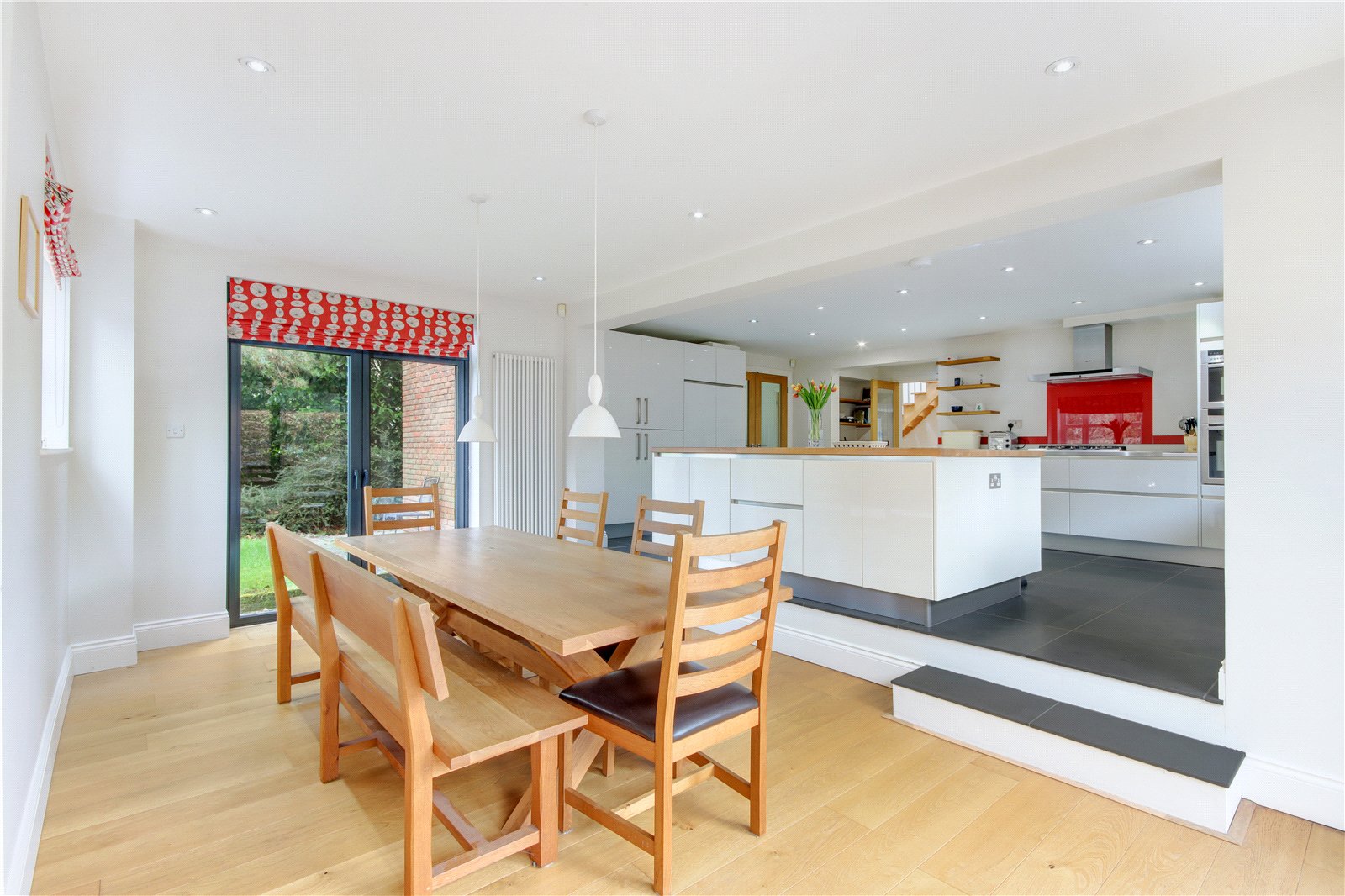 5 bedroom detached house for sale 0