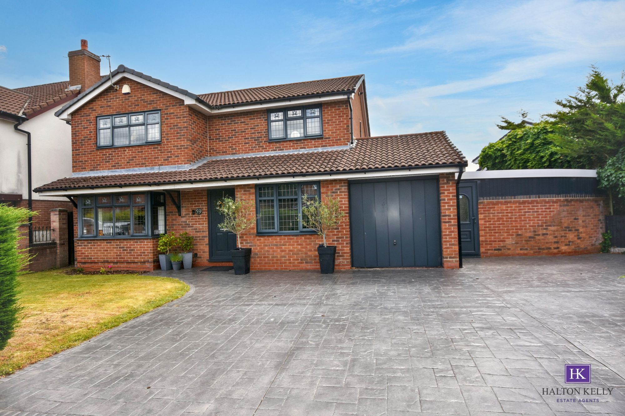 59 Castle Green, Warrington photo 2