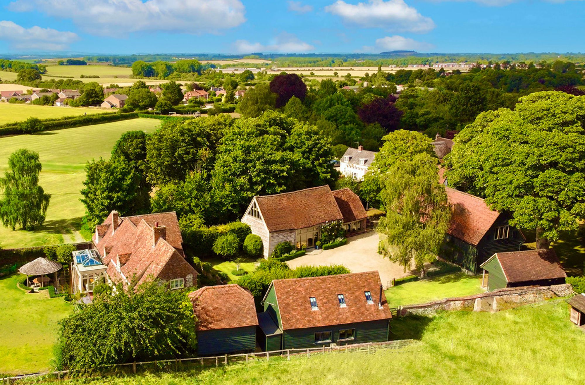 5 bedroom detached house for sale 0