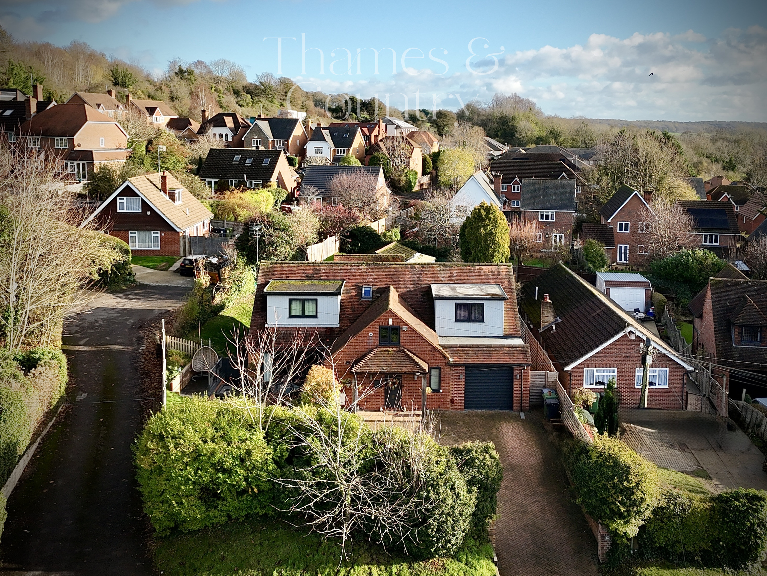 5 bedroom detached house for sale 0