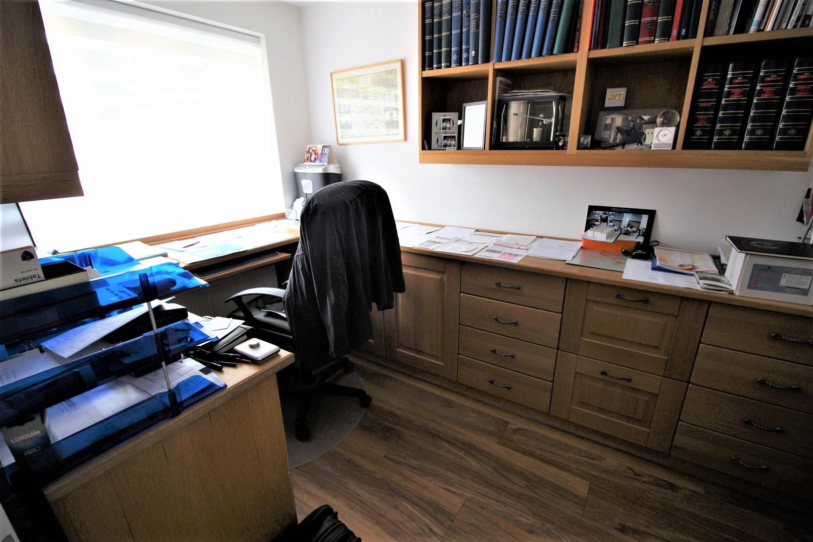 Free property report 55 Harrowes Meade, Edgware, HA8 8RR Chimnie