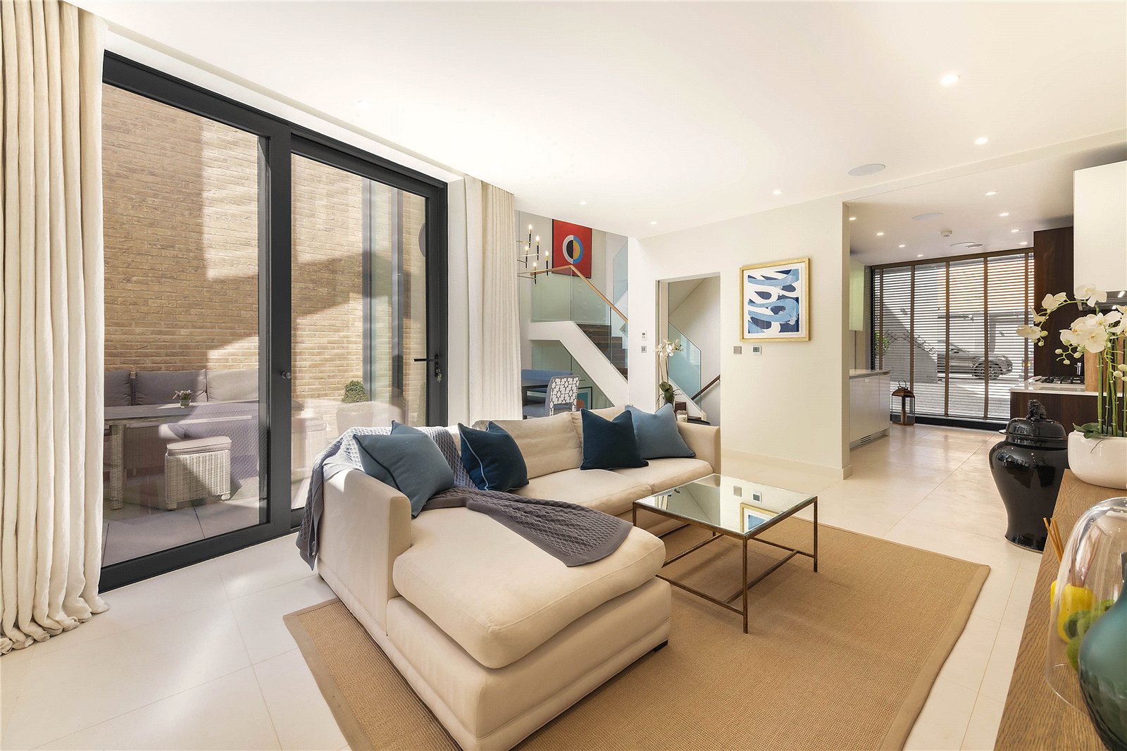 5 bedroom mews house for sale 0