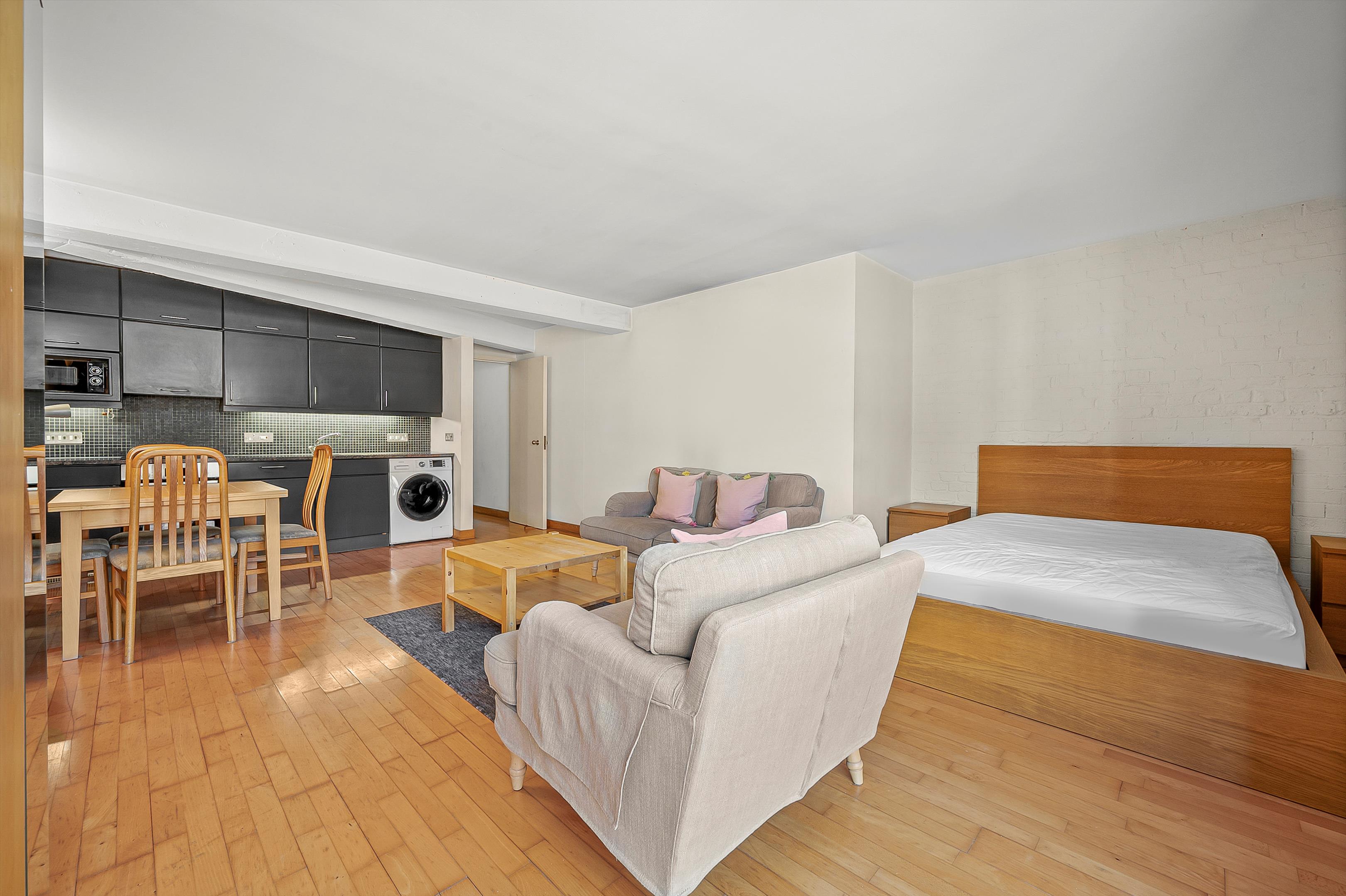 8 New Crane Place, London photo 4