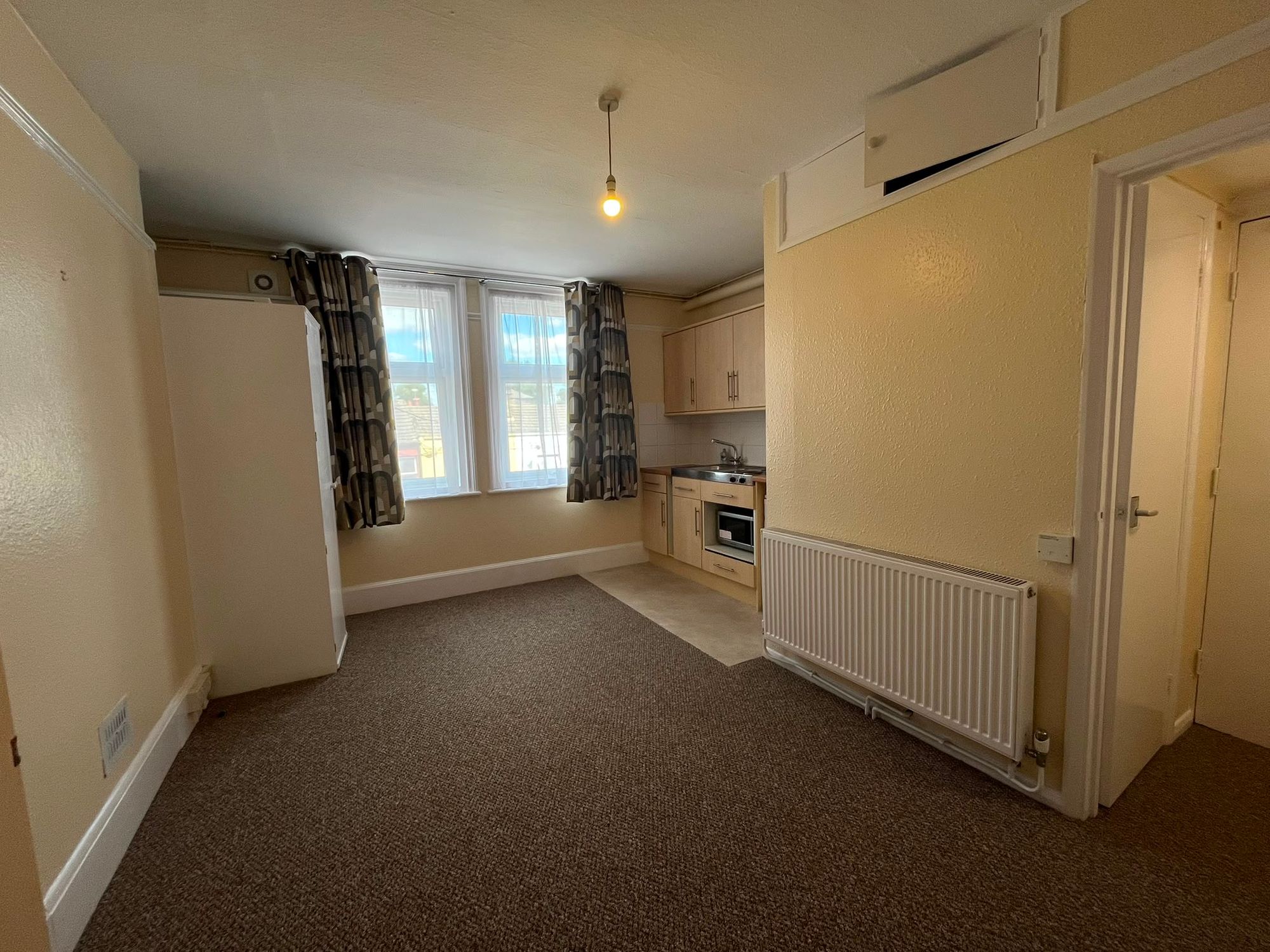 1-bed flat on Flat 4, 35 Tonbridge Road, Maidstone, £745/mo