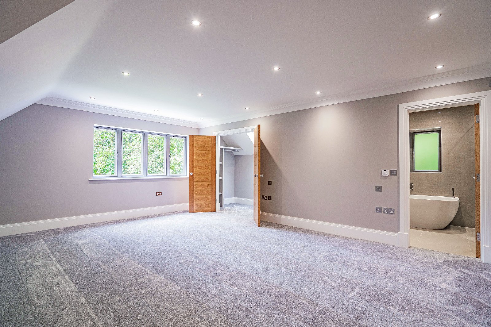 Photos of Blackpond Lane, Farnham Royal, Slough SL2 65468098