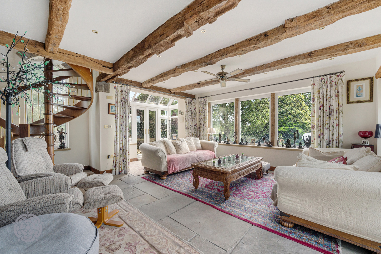 5 bedroom detached house for sale 0