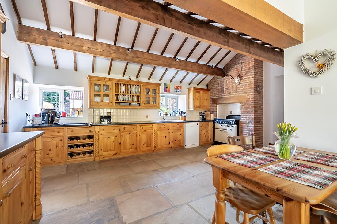 5 bedroom property for sale 0