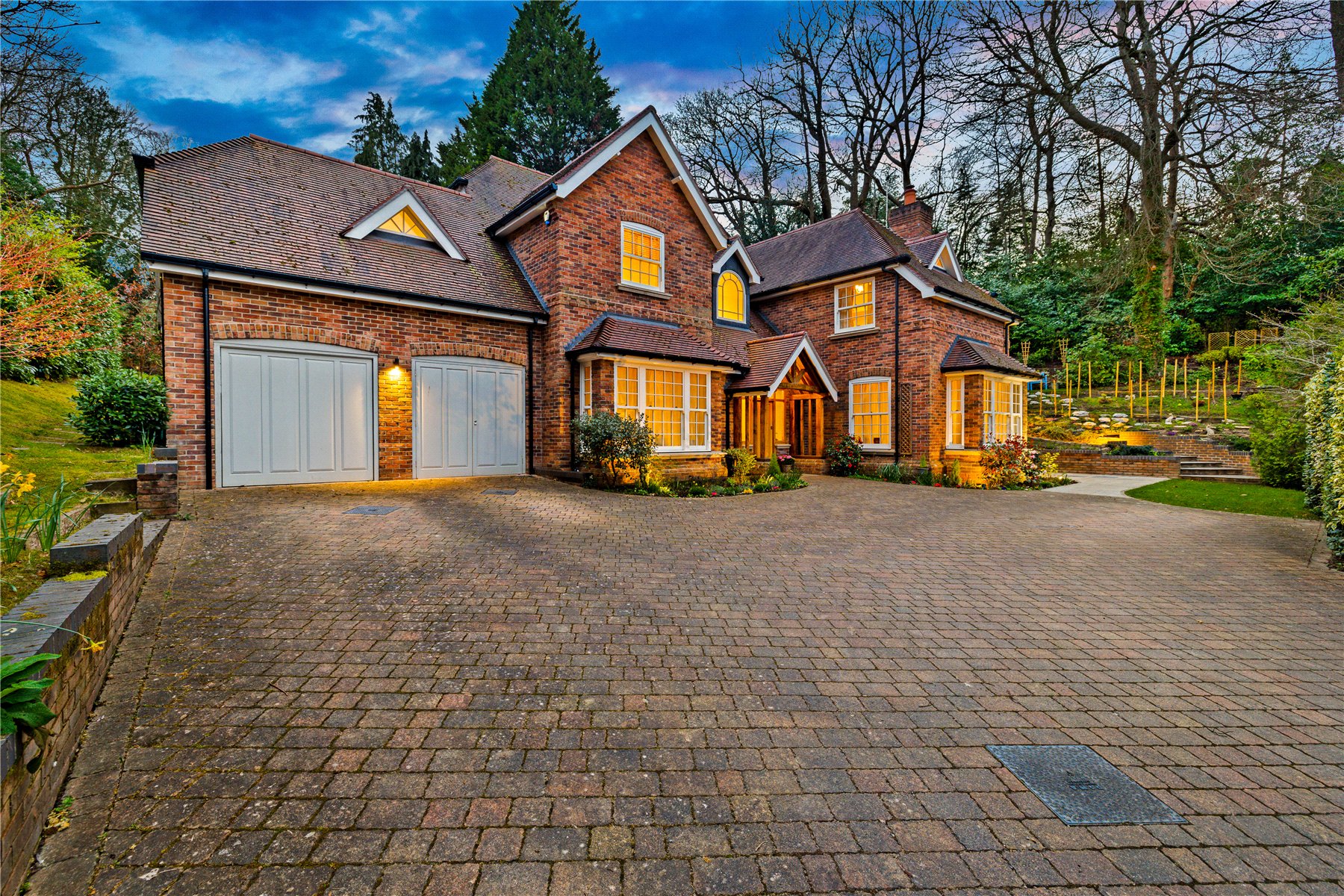 5 bedroom detached house for sale 0