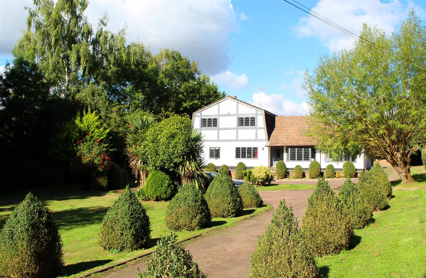 3 bedroom detached house for sale 0