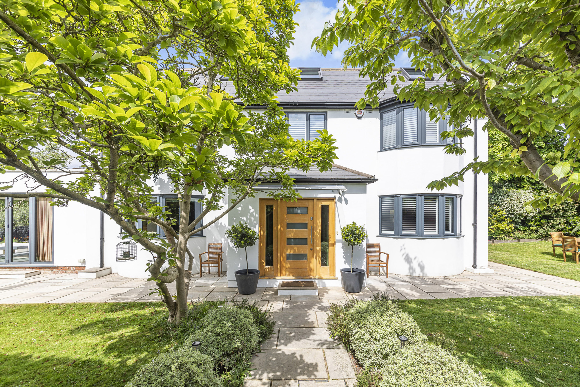 5 bedroom country house for sale