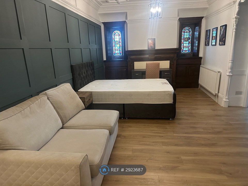 1-bed house on Town Lane Idle, Bradford, £650/mo
