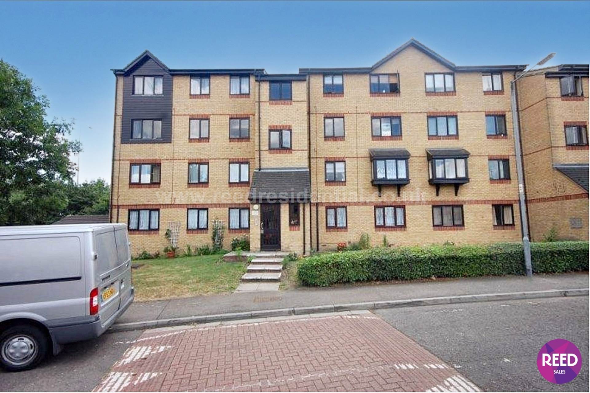 3, Chestnut Road, Basildon photo 2
