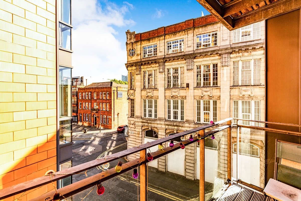 2 Bedrooms Flat for sale in Rice Street, Manchester M3