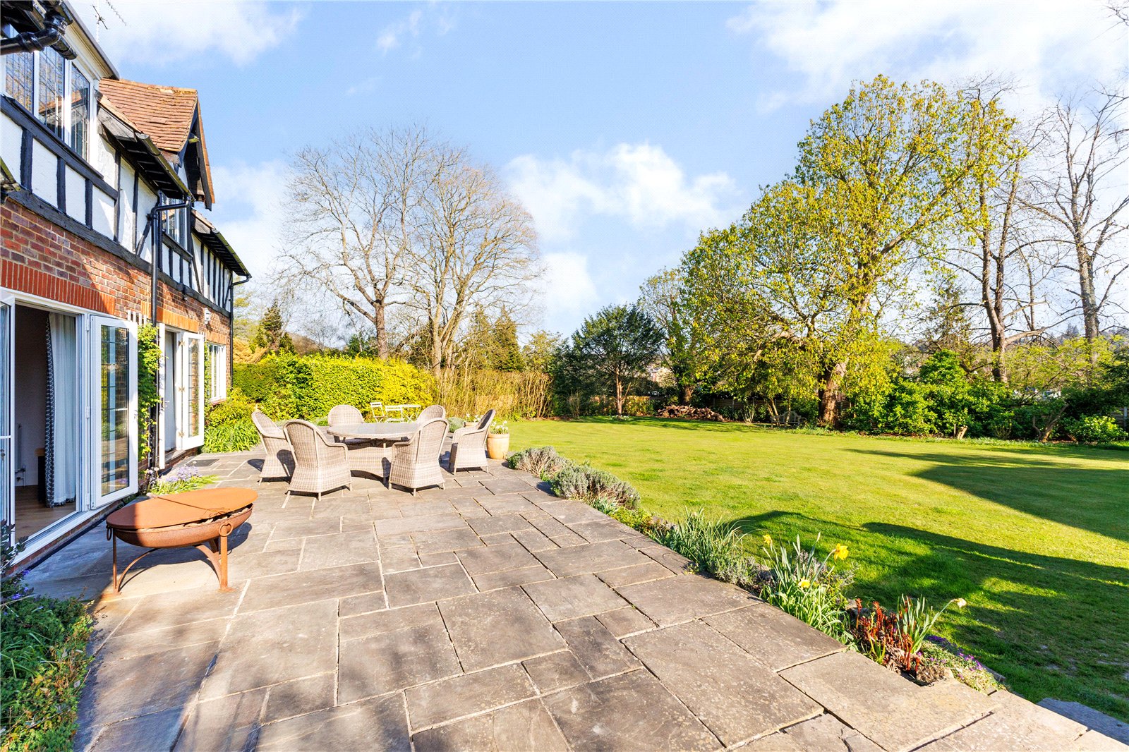 5 bedroom detached house for sale 0