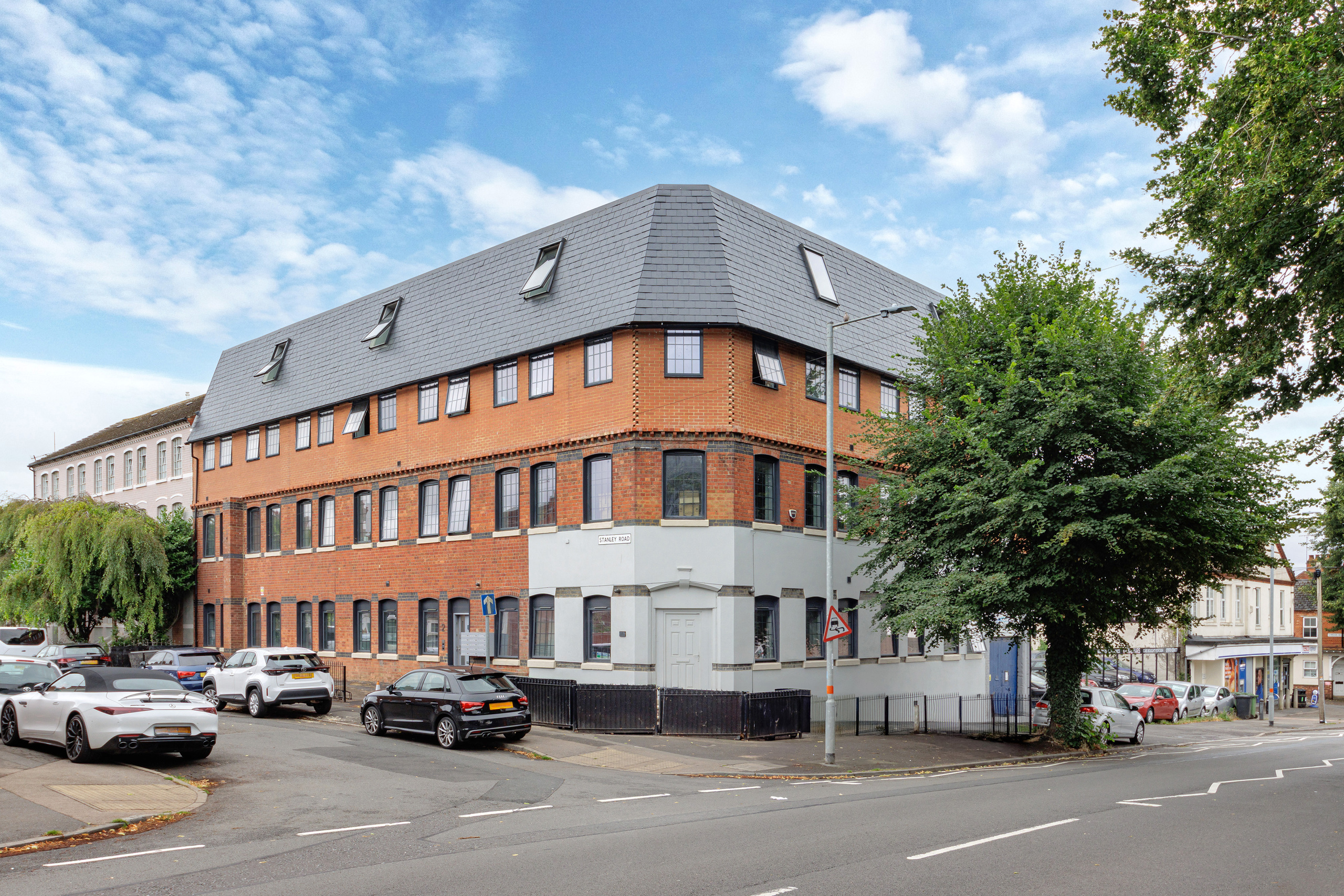 5 bedroom detached house for sale in New Malden