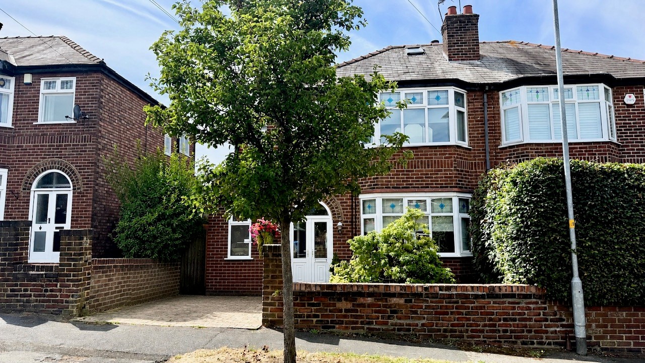 11, Warrington photo 2