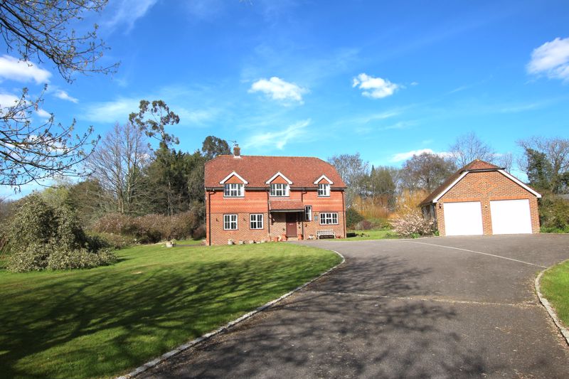 4 bedroom detached house for sale in Horsham