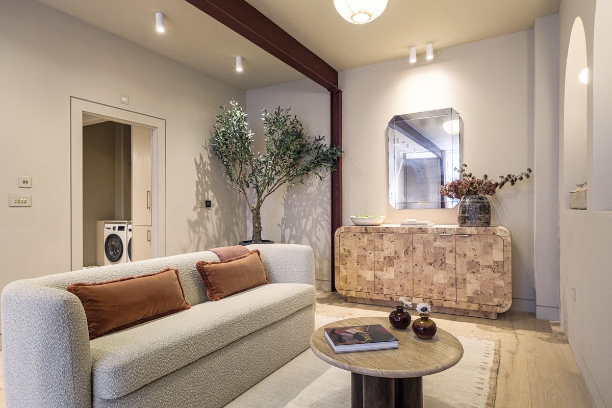 3 bedroom flat for sale in London