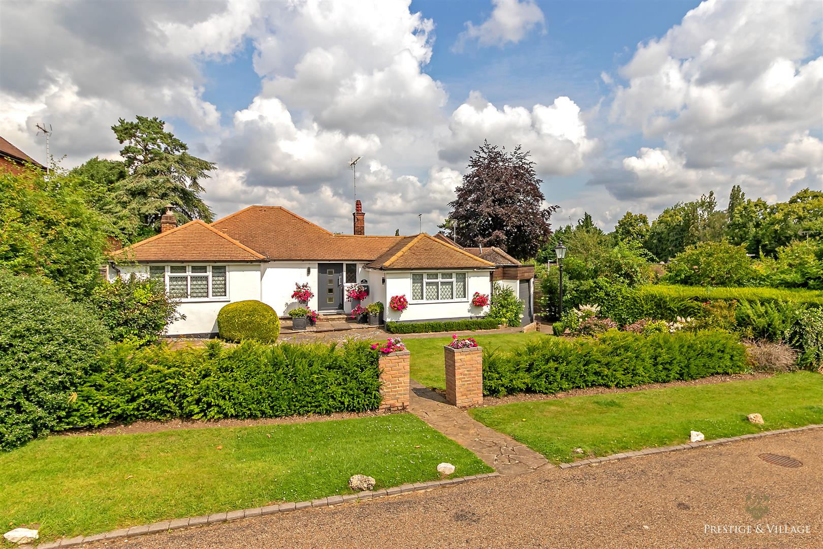 3 bedroom detached bungalow for sale 0