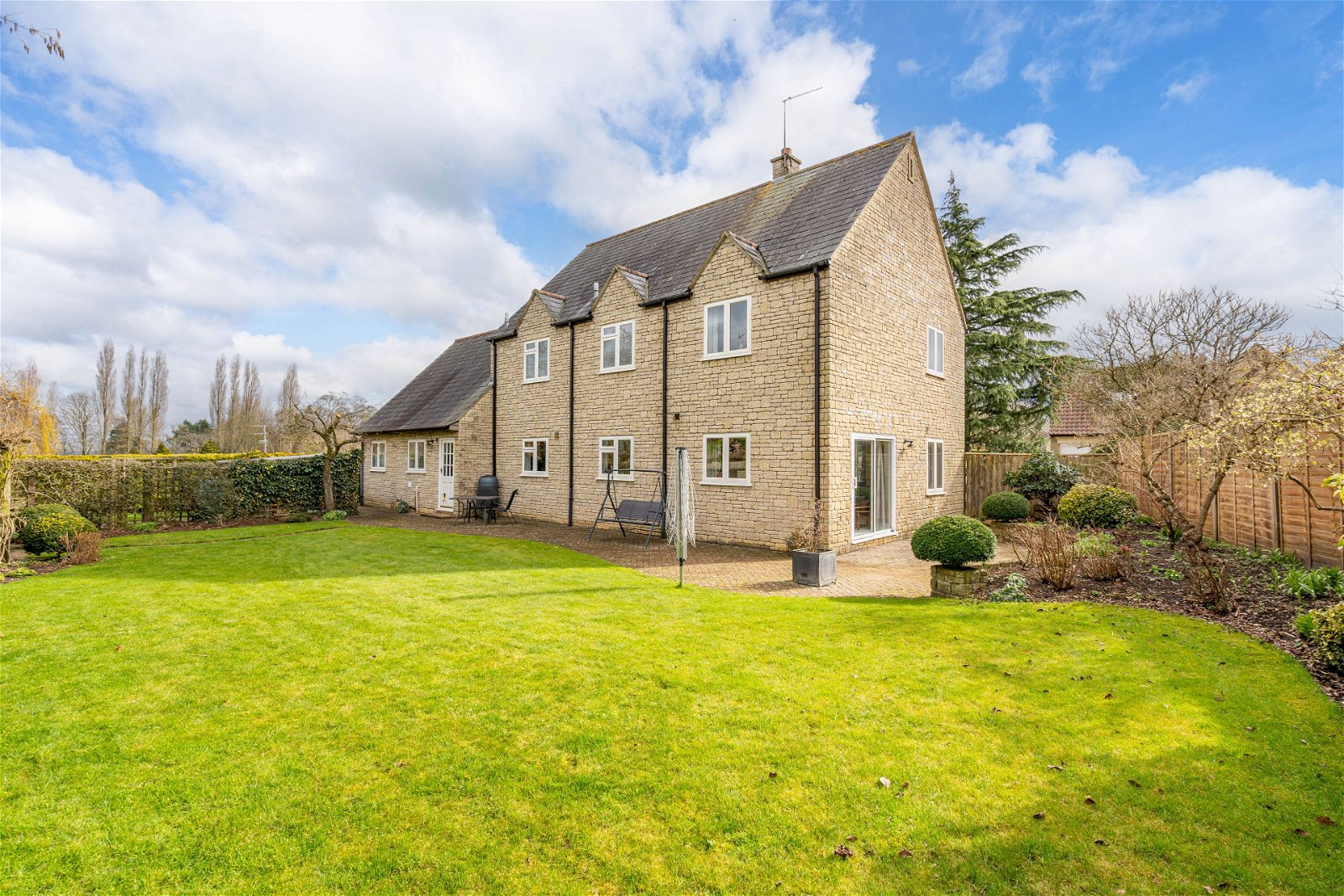 Photos of Fairleigh Rise, Kington Langley, Chippenham SN15 64694874