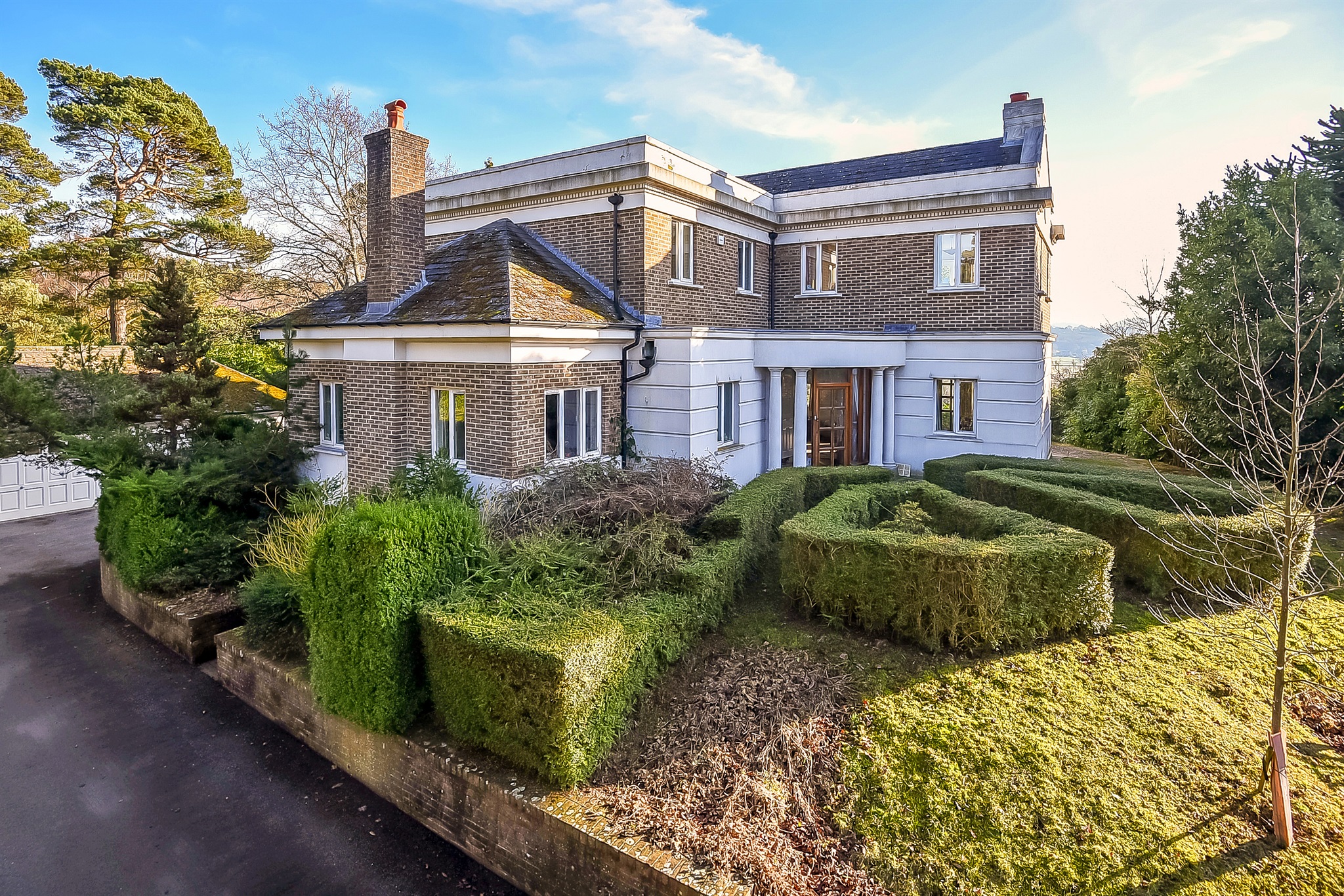 3 bedroom detached house for sale in Old Bury Hill, Dorking RH4