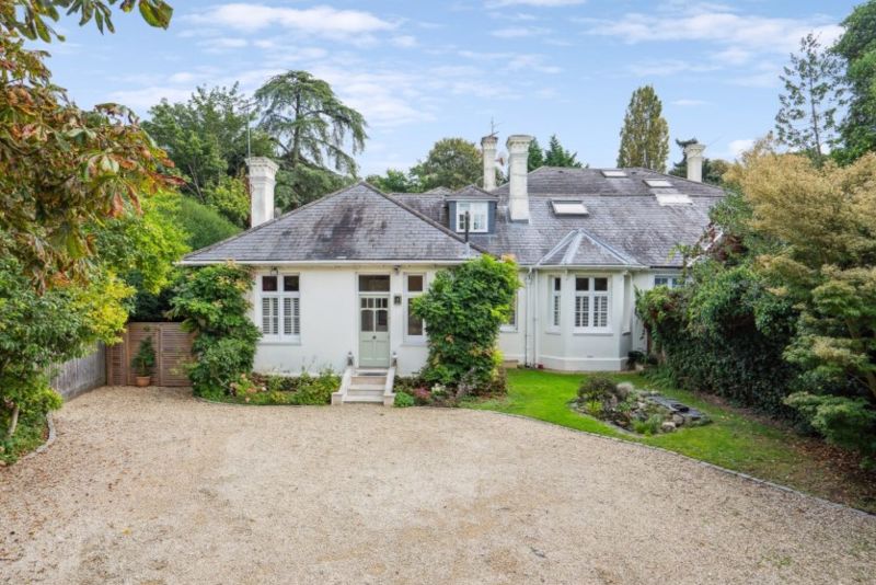 5 bedroom maisonette for sale