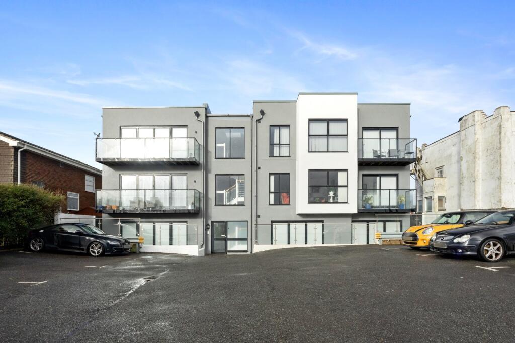 2-bed flat on 10 Sunset Apartments, 16 South Coast Road, Peacehaven, £235,000