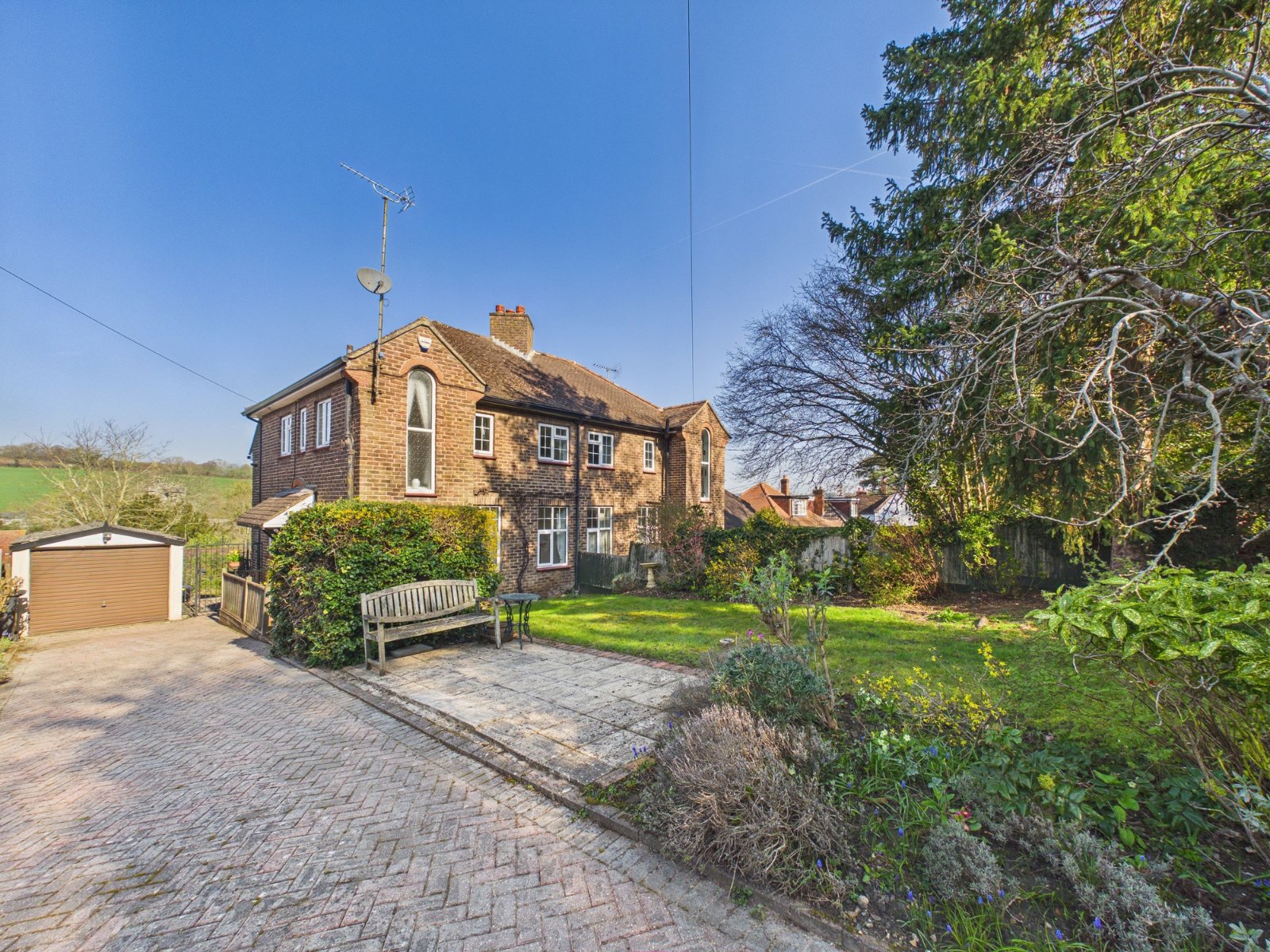 3-bed house on Bernice,, Wash Hill, High Wycombe, £650,000