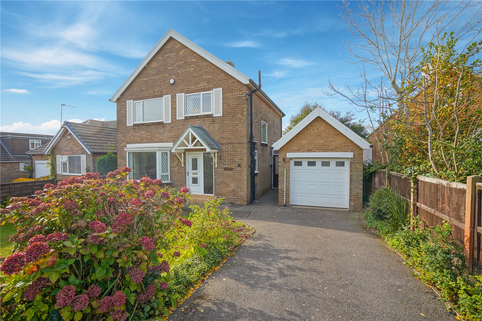 3 bed detached house for sale