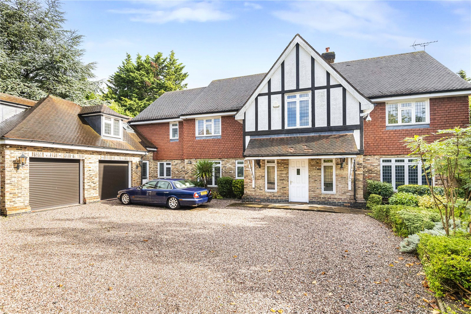 6 bedroom detached house for sale 0