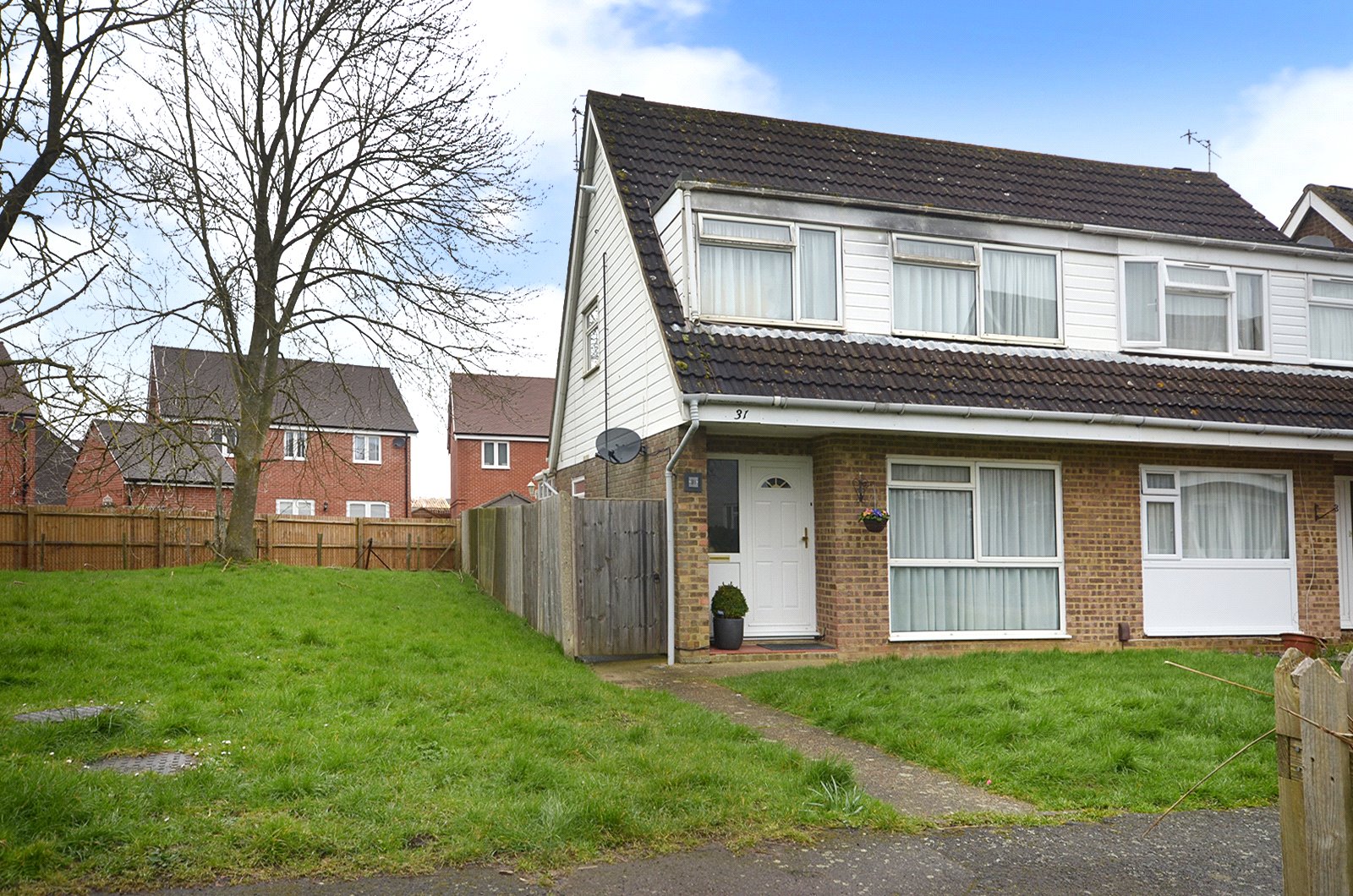 Free property report 31 Chesters, Horley, RH6 8BP Chimnie