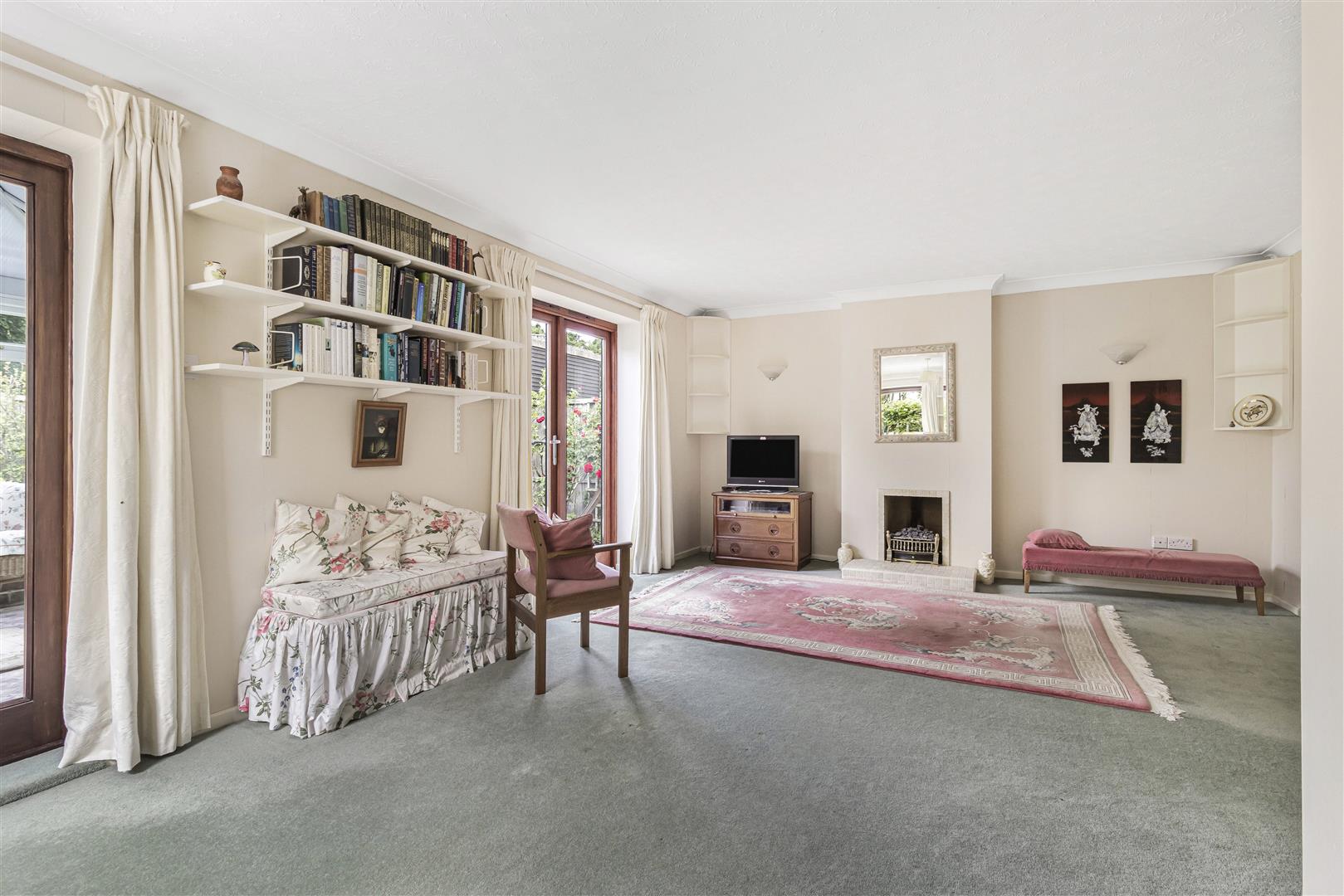 18, Colehills Close, Clavering photo 4