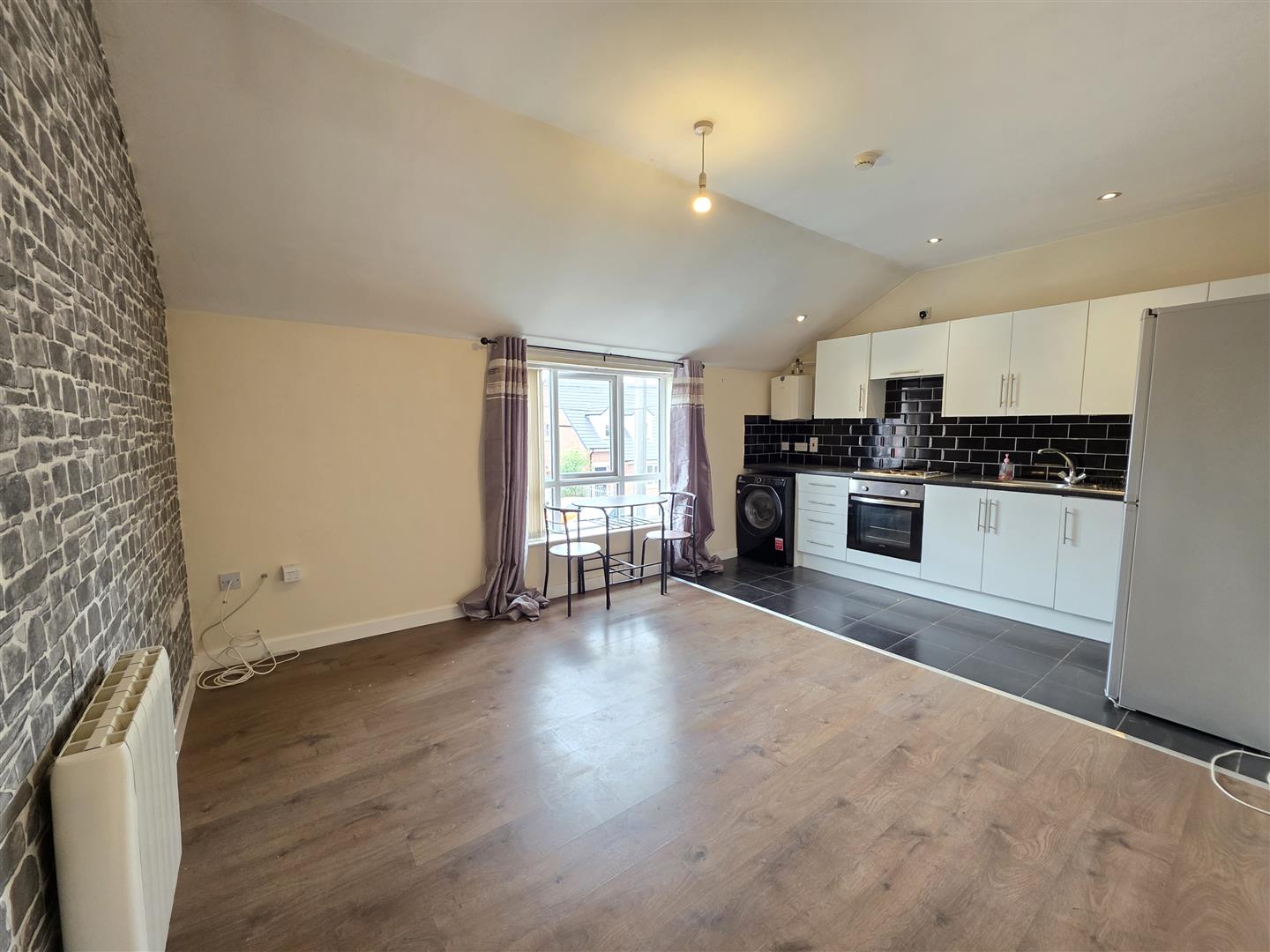 27A, High Street, Doncaster photo 2
