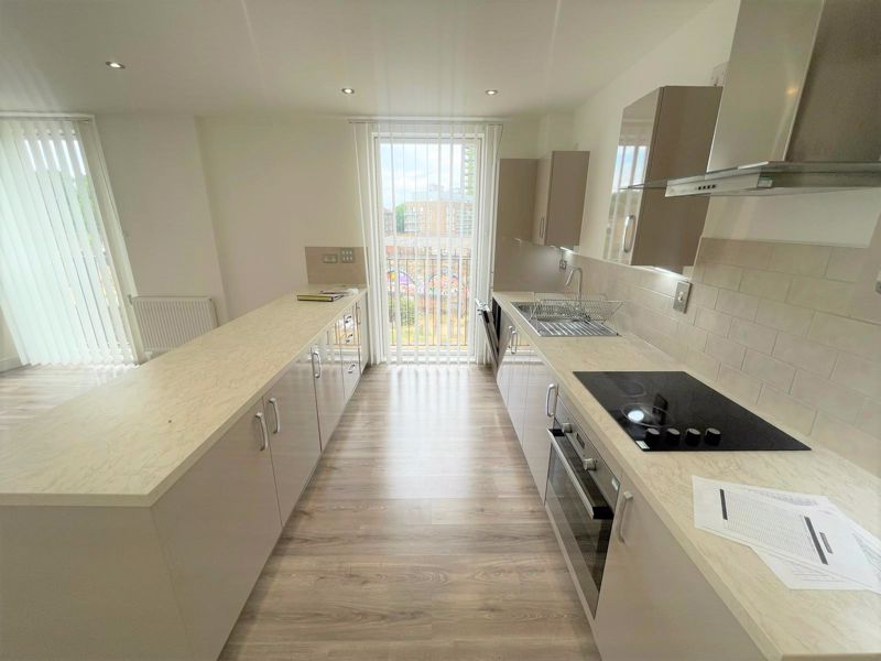 3 Mitten House, Creative Road, London photo 2