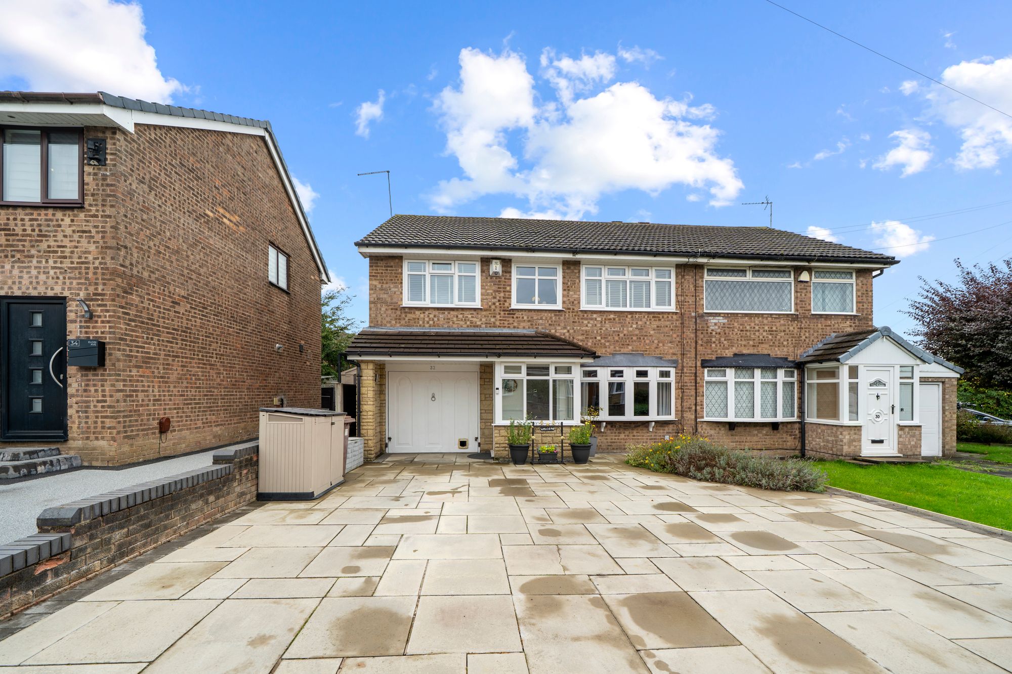 4 bed semi-detached house for sale