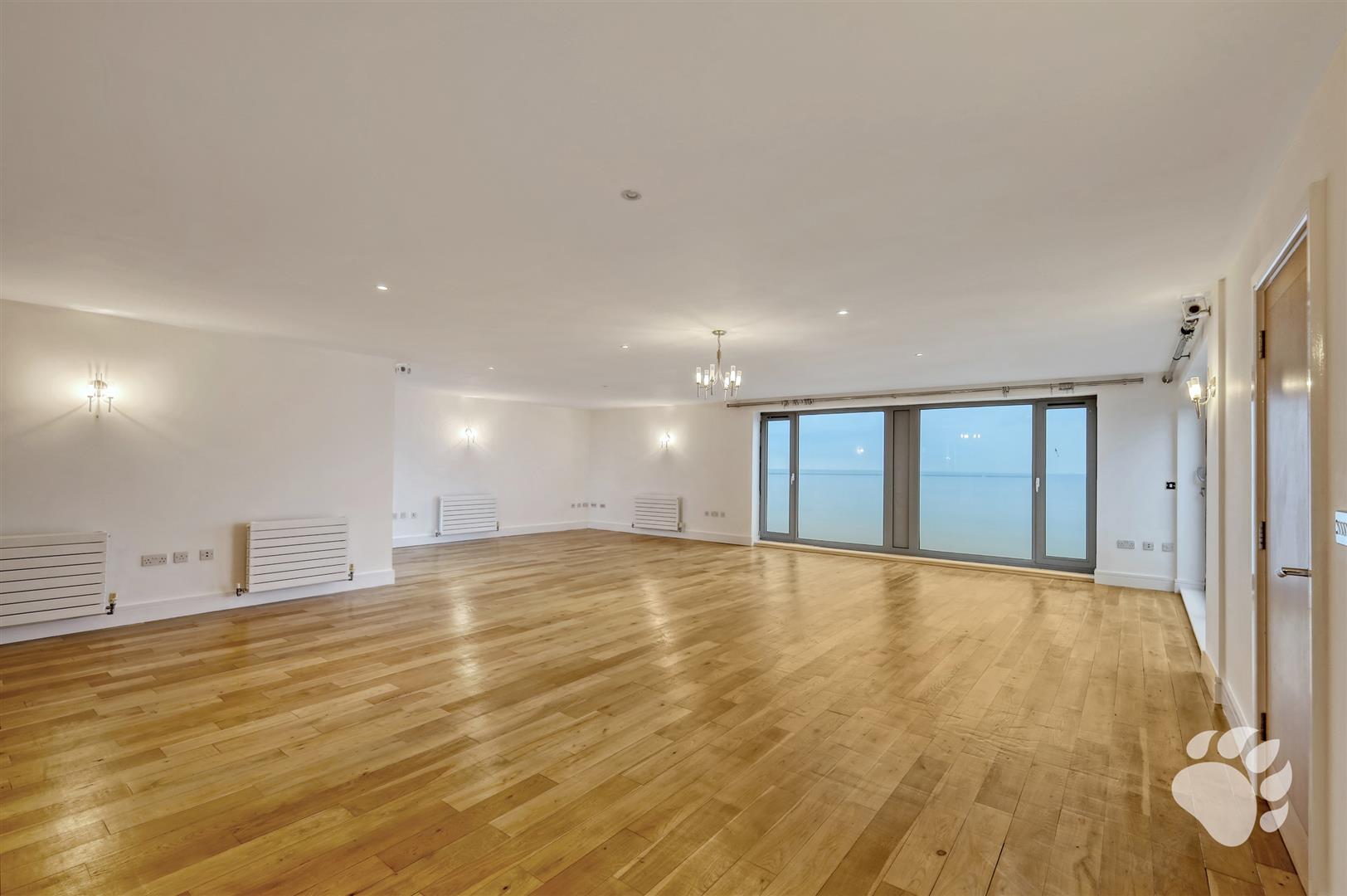 3 bedroom flat for sale 0