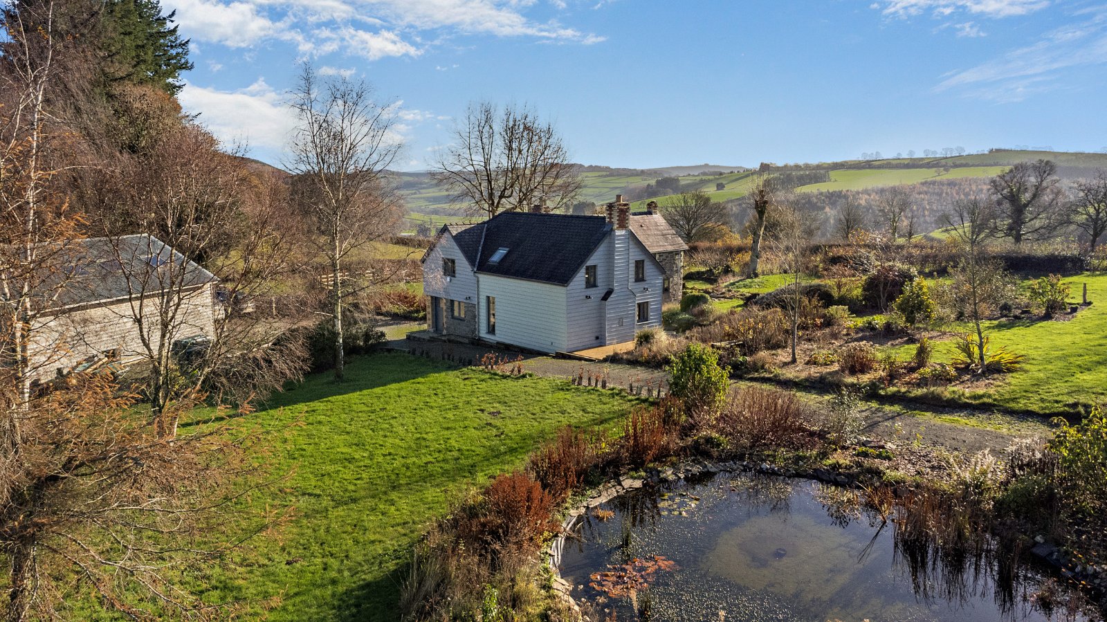 4 bedroom equestrian property for sale 0