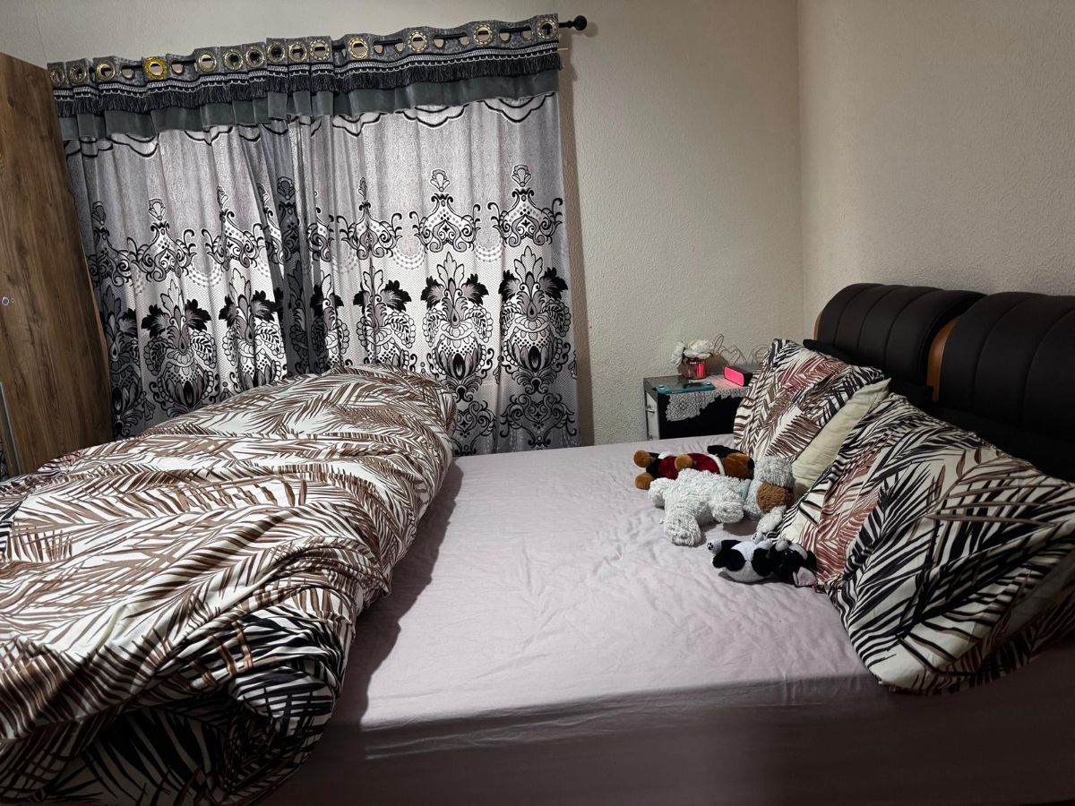 16 Woodman Street, London photo 2