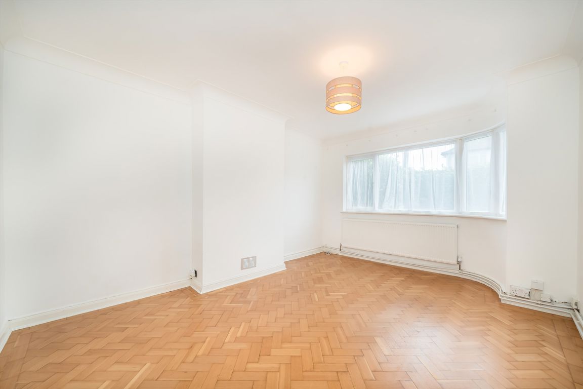 5, Hexham Gardens, Isleworth photo 4