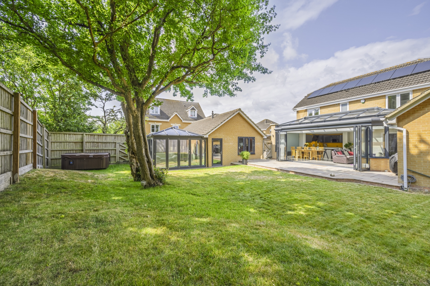 5-bed detached on 27, Haywain Close, Swindon, £650,000
