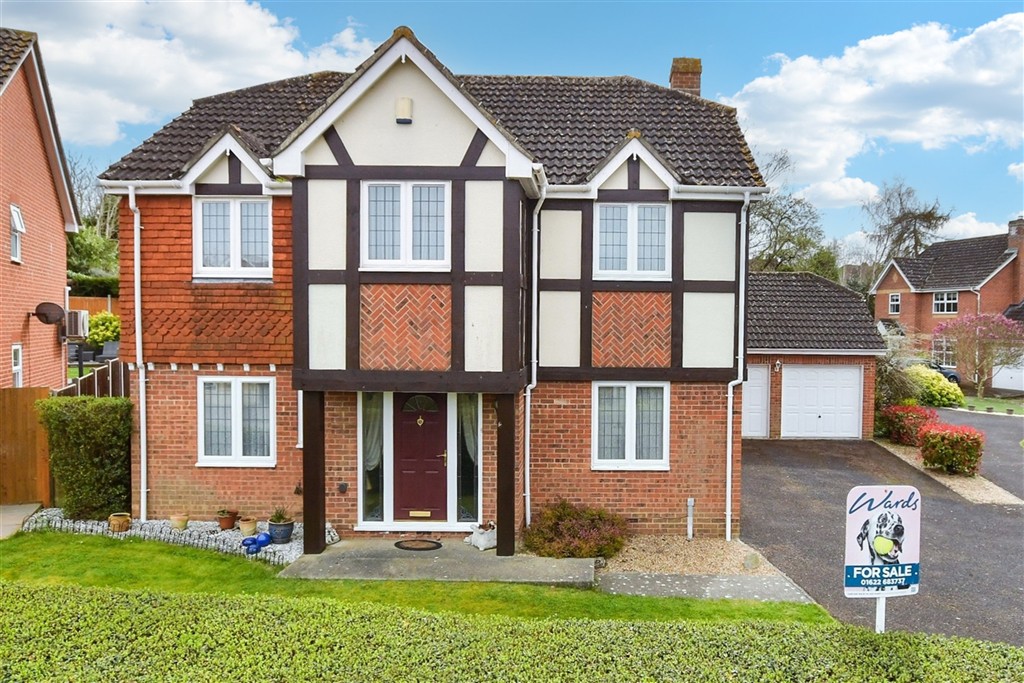 5-bed house on Juniper Close Allington, Maidstone, £650,000