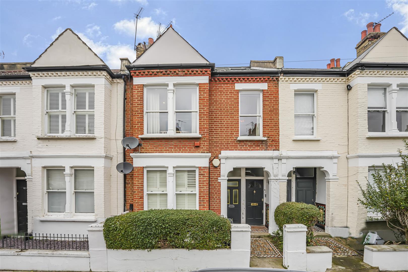 6 bedroom semi-detached house for sale in London