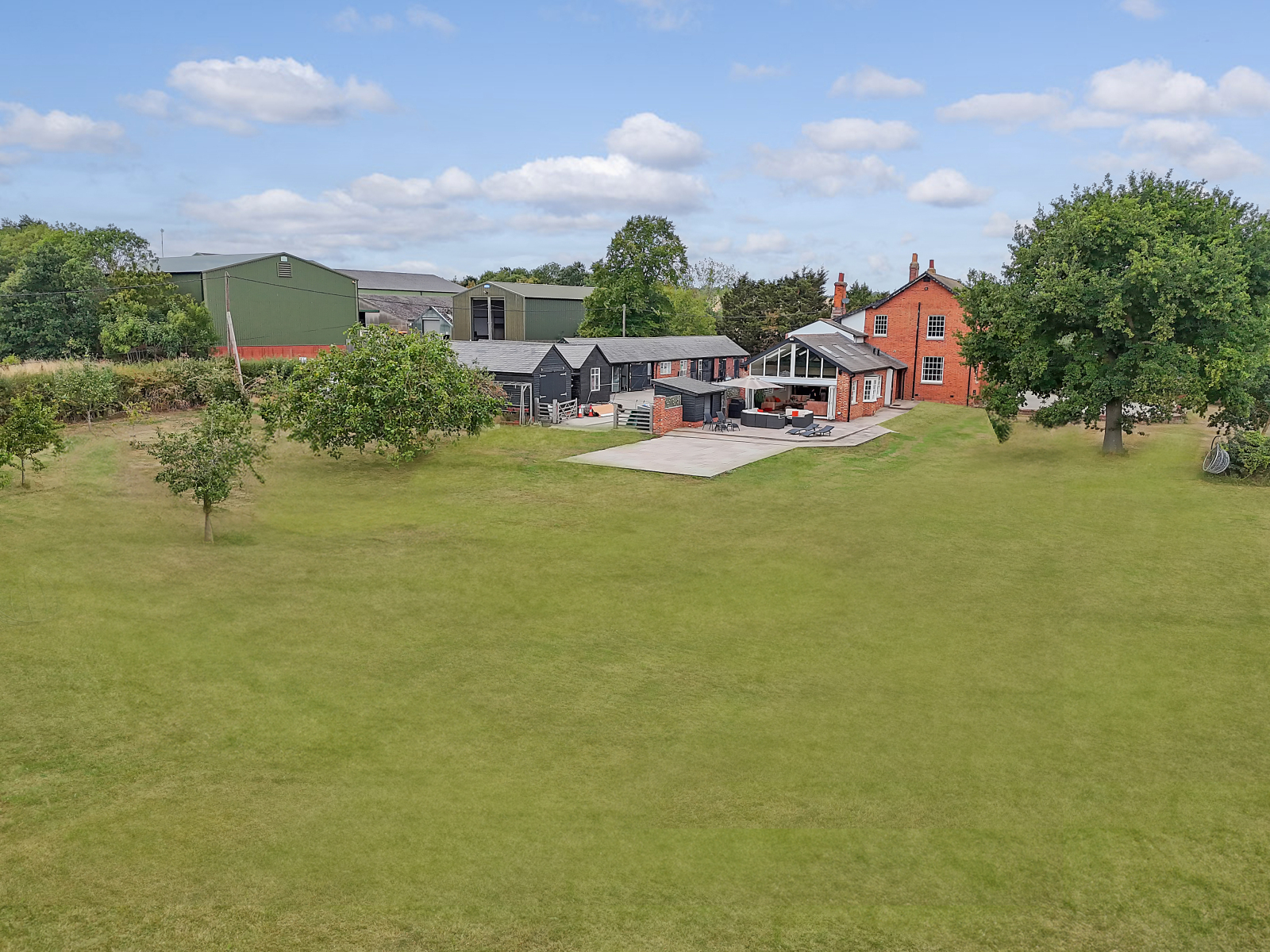 5 bedroom detached house for sale 0