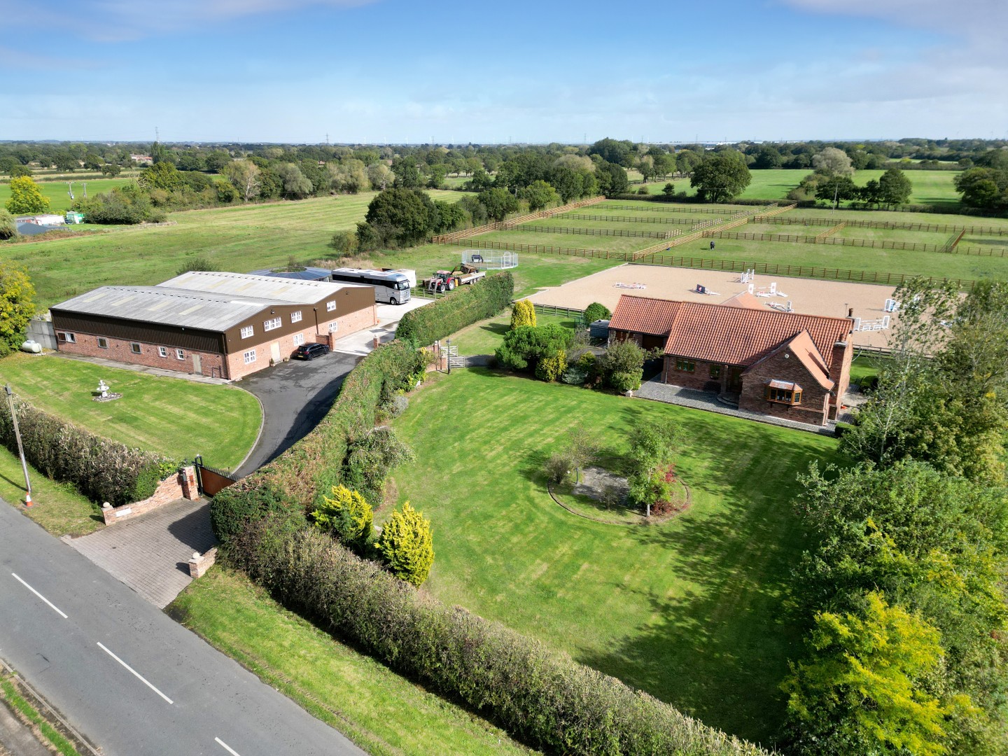5 bedroom detached house for sale in Carshalton