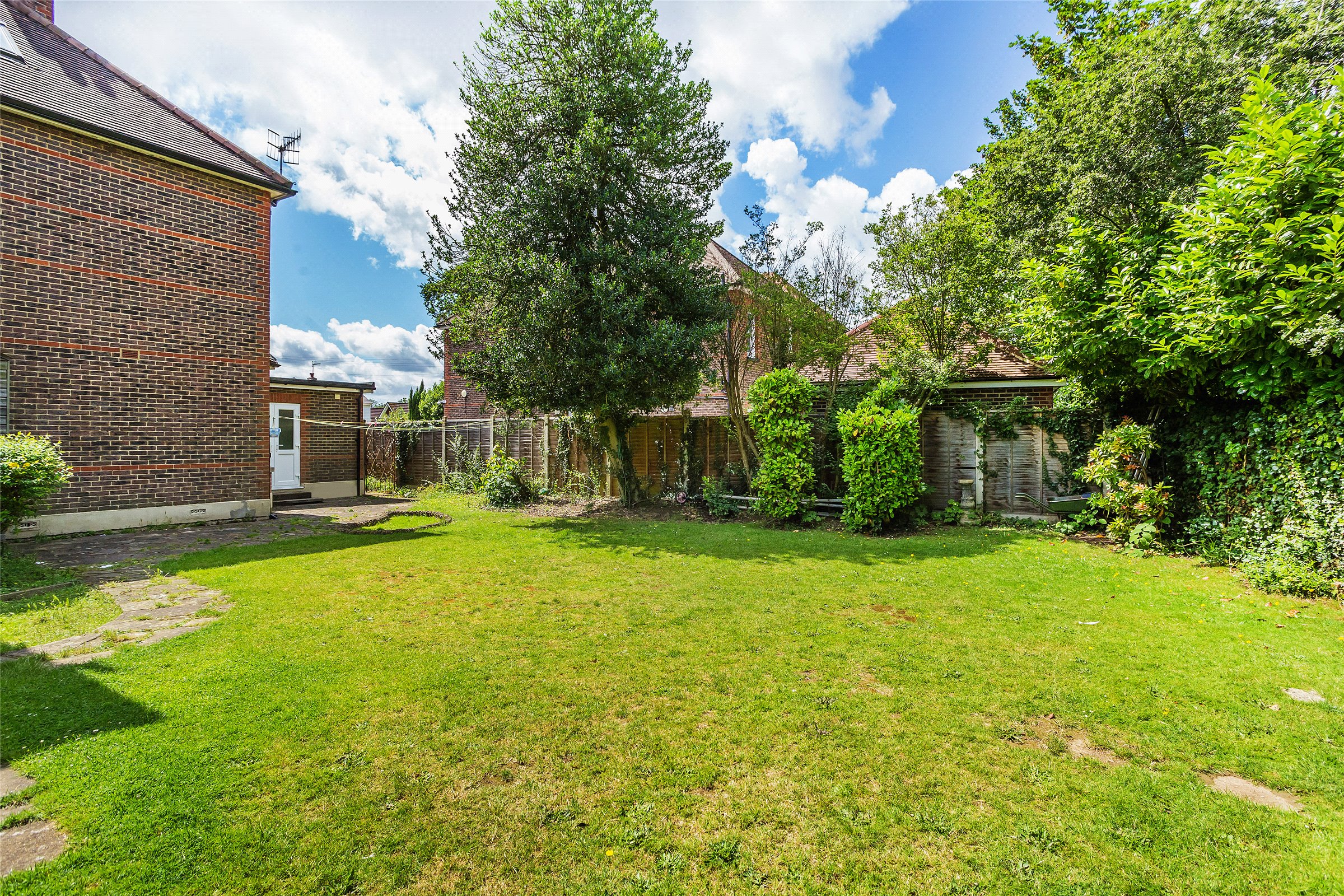 8 bedroom detached house for sale 0