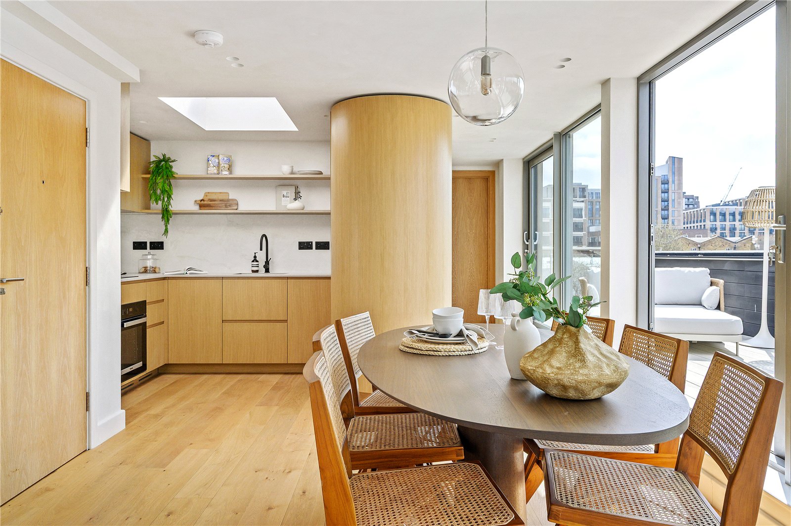 2 bedroom flat for sale 0