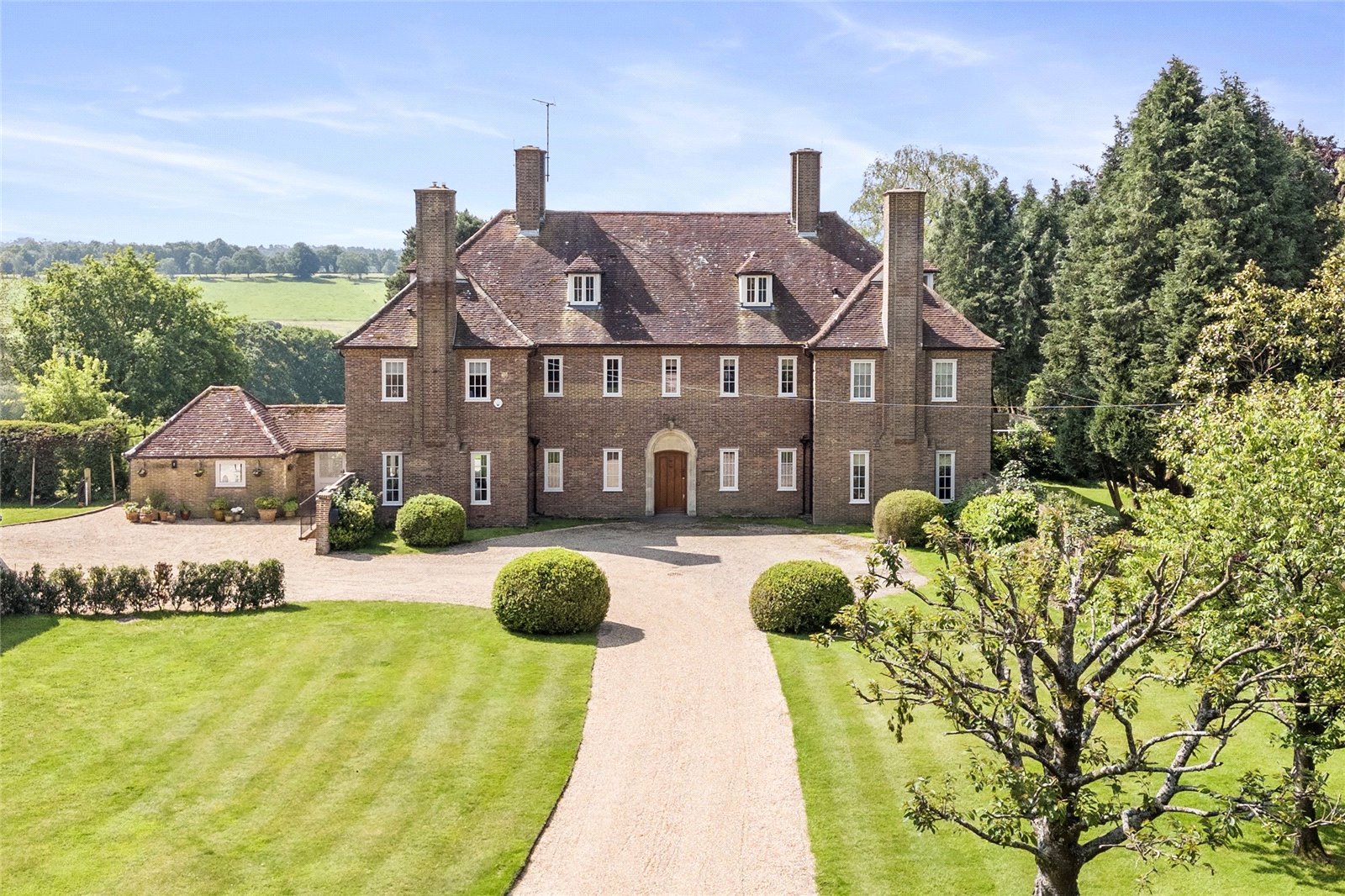 7 bedroom detached house for sale 0