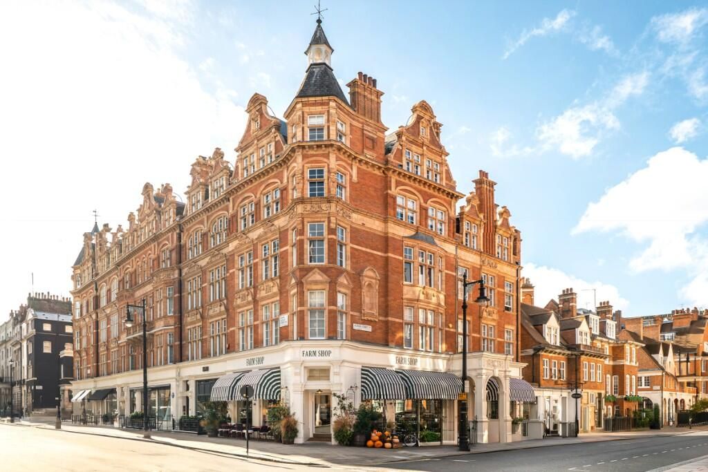 Flat 14, 50 South Audley Street, London photo 4
