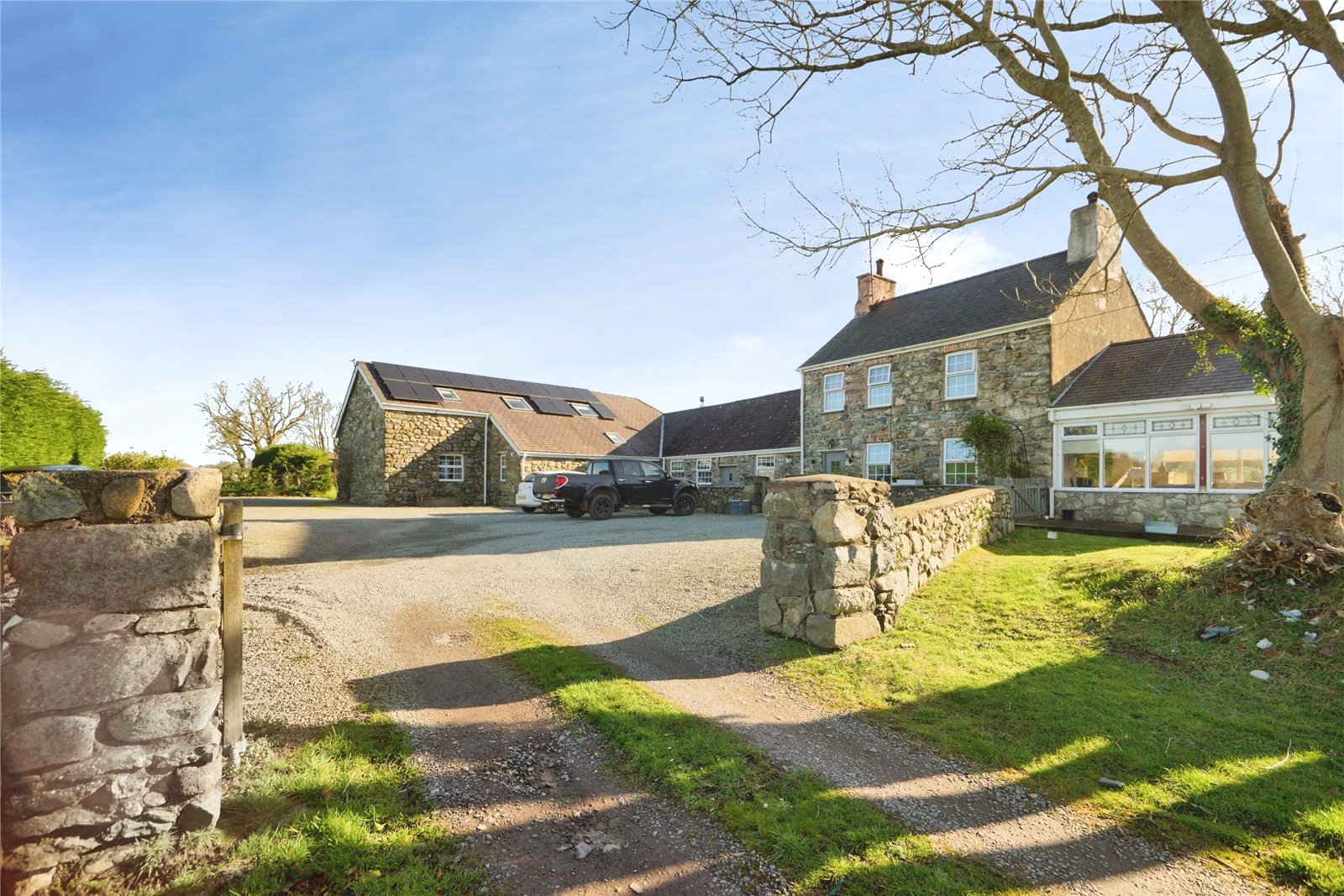 3 bedroom flat for sale in London